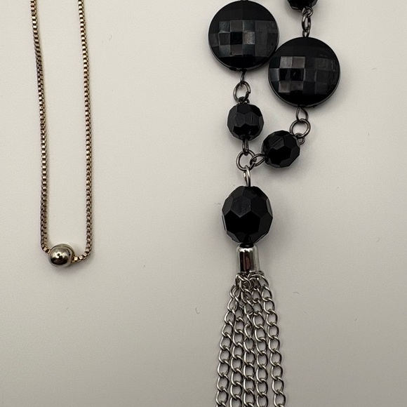 Necklaces - Picture 4 of 6